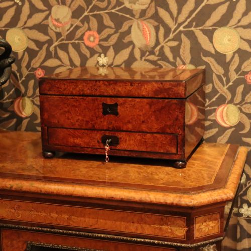 amboyna workbox with ebony stringing english circa 1860 - CATEGORY: ANTIQUE BOXES - DATED 1860