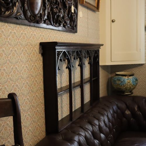 A GOTHIC REVIVAL OAK WALL SHELF - ADDITIONAL PHOTO 2