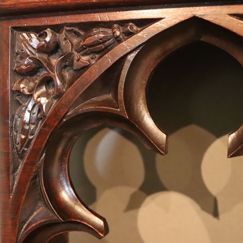 A GOTHIC REVIVAL OAK WALL SHELF - ADDITIONAL PHOTO 3