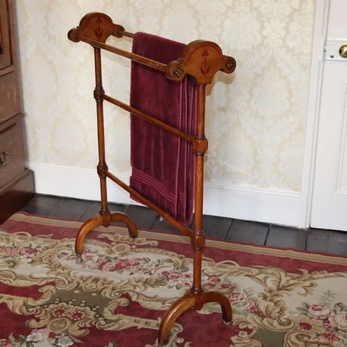 late 19th century gothic revival oak towel rail - CATEGORY: ANTIQUE MISCELLANEOUS - DATED 19TH CENTURY