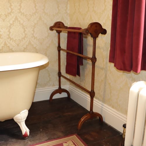 LATE 19TH CENTURY GOTHIC REVIVAL OAK TOWEL RAIL - ADDITIONAL PHOTO 3
