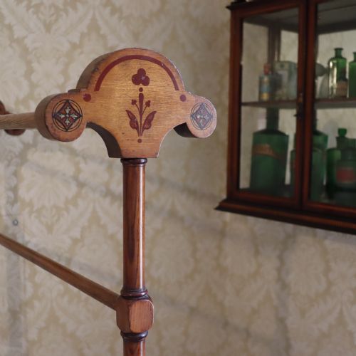 LATE 19TH CENTURY GOTHIC REVIVAL OAK TOWEL RAIL - ADDITIONAL PHOTO 4