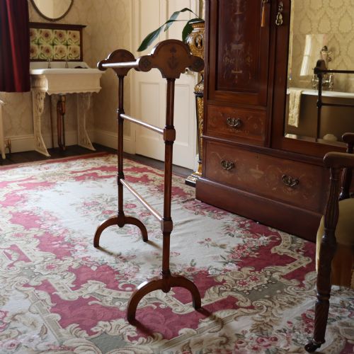 LATE 19TH CENTURY GOTHIC REVIVAL OAK TOWEL RAIL - ADDITIONAL PHOTO 5