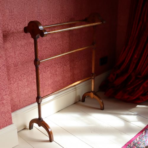 LATE 19TH CENTURY GOTHIC REVIVAL OAK TOWEL RAIL - ADDITIONAL PHOTO 6