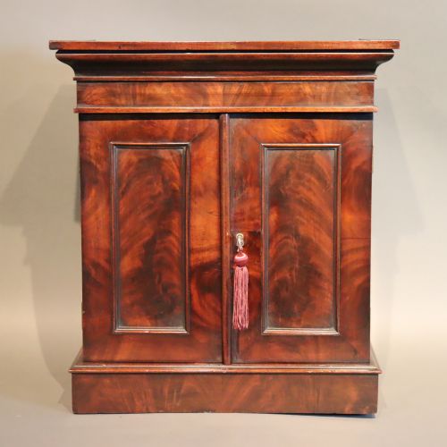 early victorian small mahogany collectors cabinet - CATEGORY: ANTIQUE CUPBOARDS - DATED 19TH CENTURY