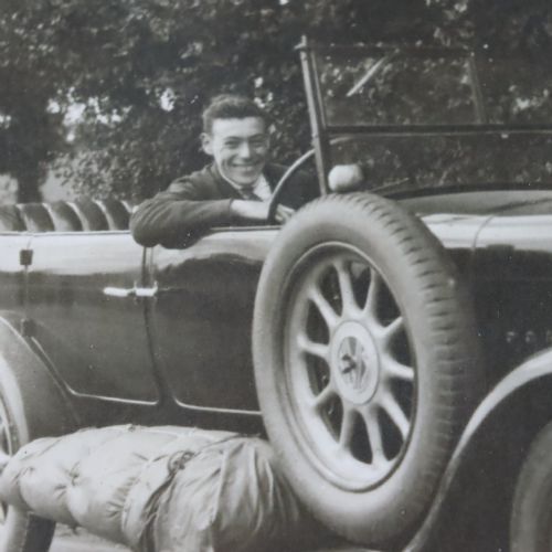 EARLY 20TH CENTURY ALVIS HARE CAR MASCOT COMPLETE WITH FRAMED PHOTOGRAPH OF PROUD YOUNG OWNER - ADDITIONAL PHOTO 3