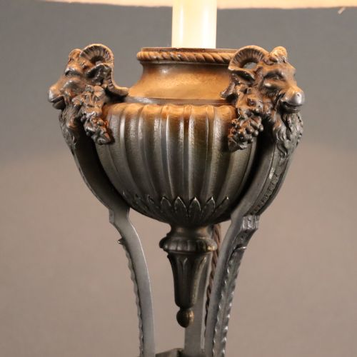 CIRCA 1900 ENGLISH CAST METAL PARCEL GILT AND MARBLE TABLE LAMP - ADDITIONAL PHOTO 2