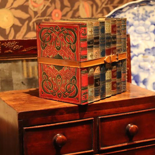 A HUNTLEY PALMERS WAVERLEY BISCUIT TIN - ADDITIONAL PHOTO 5