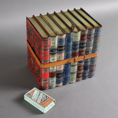 A HUNTLEY PALMERS WAVERLEY BISCUIT TIN - ADDITIONAL PHOTO 6