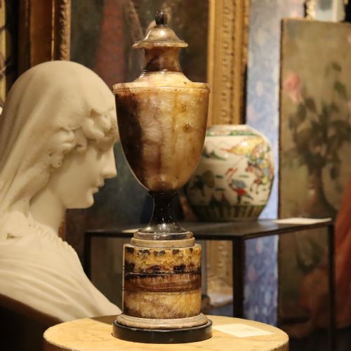 LARGE LATE 18TH CENTURY BLUE JOHN URN - ADDITIONAL PHOTO 1