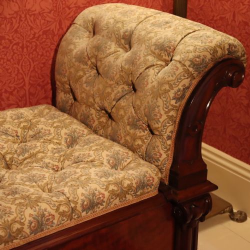 A VICTORIAN MAHOGANY CHAISE LONGUE - ADDITIONAL PHOTO 3