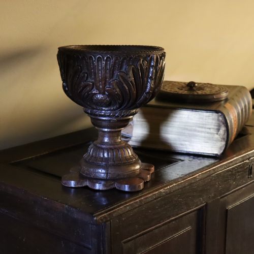 RARE 17TH CENTURY OAK CHALICE OR WASSAIL BOWL - ADDITIONAL PHOTO 5