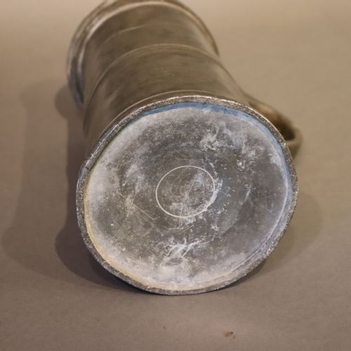 LARGE PEWTER TANKARD CIRCA 1750 - ADDITIONAL PHOTO 3