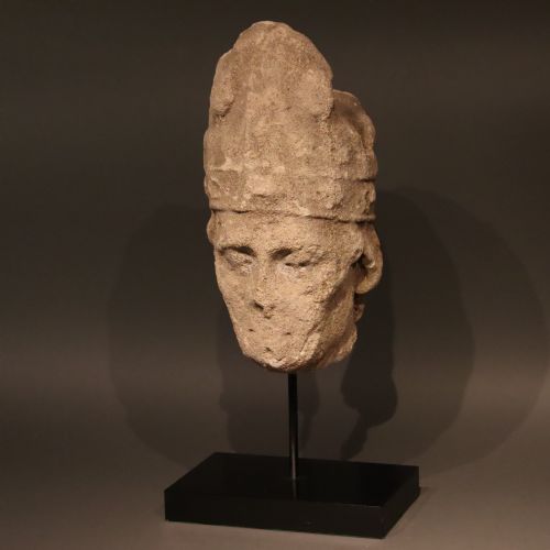 14TH CENTURY LIMESTONE HEAD OF A BISHOP - ADDITIONAL PHOTO 2