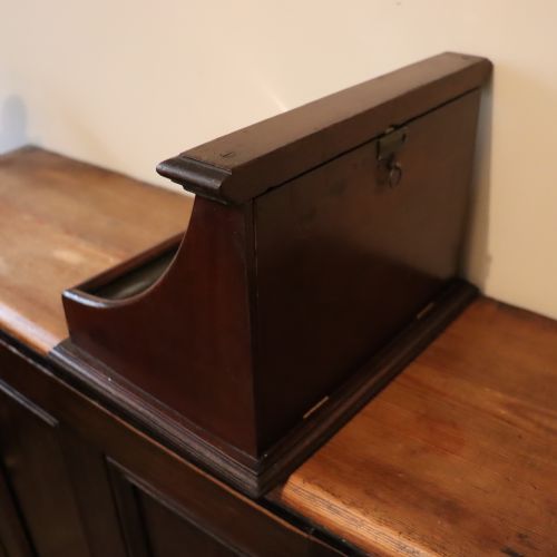 SMALL MAHOGANY AND GLASS TABLE TOP DISPLAY CASE - ADDITIONAL PHOTO 8