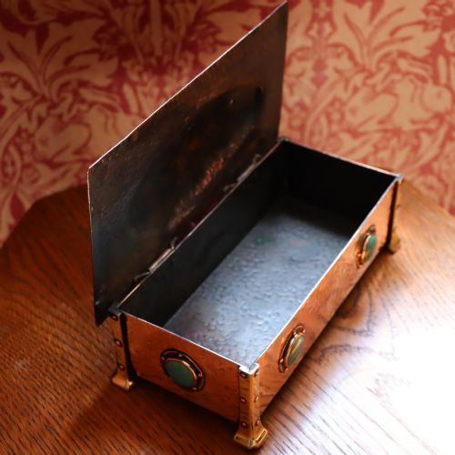 ARTS CRAFTS COPPER BOX IN THE MANNER OF ALBERT EDWARD JONES - ADDITIONAL PHOTO 3