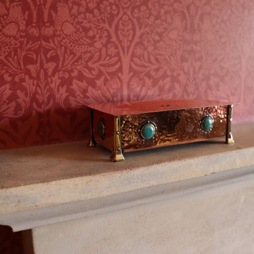 ARTS CRAFTS COPPER BOX IN THE MANNER OF ALBERT EDWARD JONES - ADDITIONAL PHOTO 4