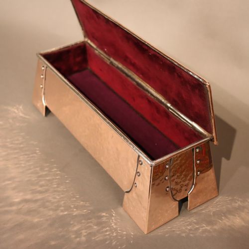 ARTS AND CRAFTS HAND BEATEN COPPER BOX - ADDITIONAL PHOTO 2