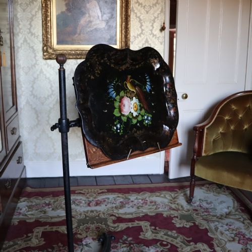 LARGE TOLEWARE TRAY CIRCA 1850 - ADDITIONAL PHOTO 1