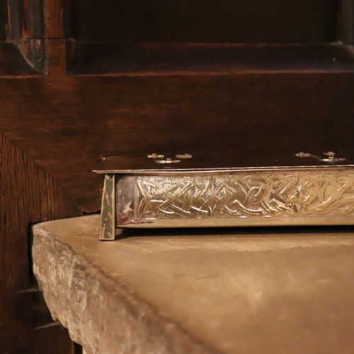 AN ARTS AND CRAFTS SILVER PLATED BRASS BOX - ADDITIONAL PHOTO 2