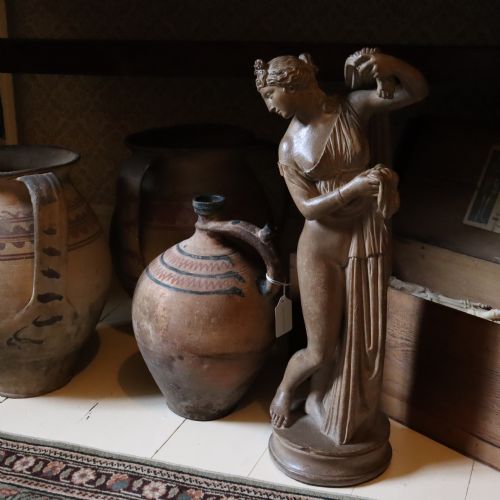 19TH CENTURY ITALIAN EARTHENWARE STATUE OF VENUS CALLIPYGE - ADDITIONAL PHOTO 4