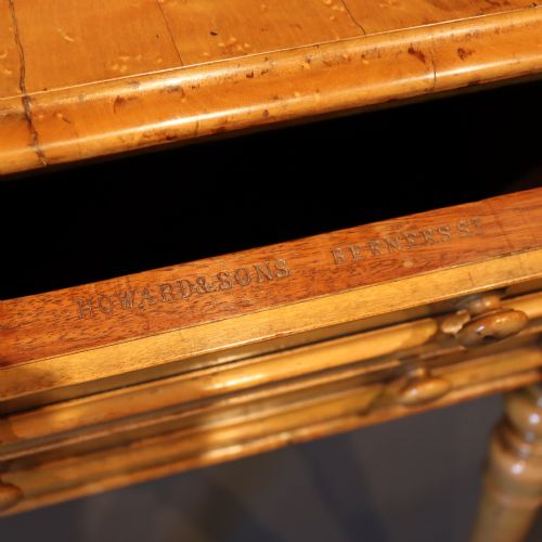 BIRDS EYE MAPLE DROP LEAF OCCASIONAL TABLE BY HOWARD SONS LONDON - ADDITIONAL PHOTO 2