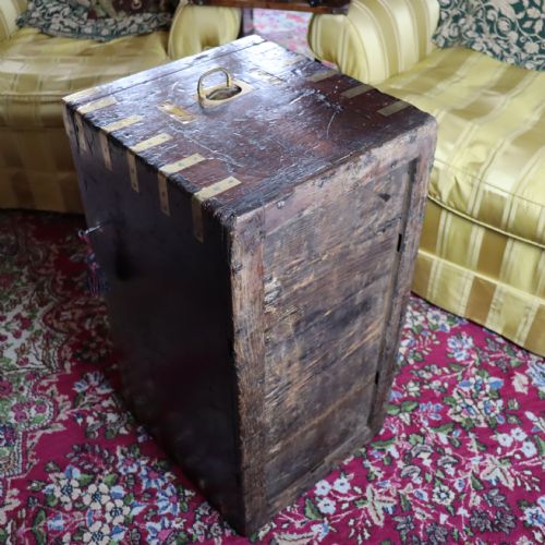 EARLY 19TH CENTURY MAHOGANY CAMPAIGN TRUNK - ADDITIONAL PHOTO 6