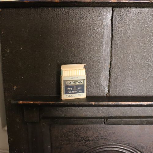 A VICTORIAN SALESMANS MINIATURE SAMPLE OF A CAST IRON FIREPLACE - ADDITIONAL PHOTO 4