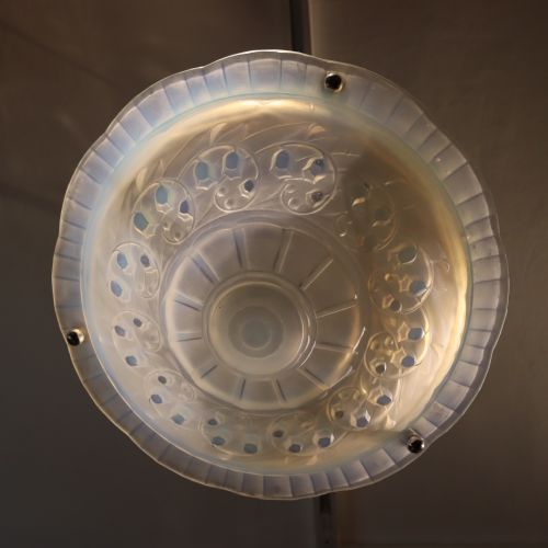 P MAYNADIER AN ART DECO OPALESCENT GLASS LIGHT SHADE - ADDITIONAL PHOTO 3