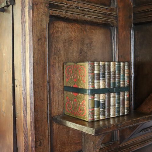 a huntley palmer bundle of books biscuit tin - CATEGORY: ANTIQUE MISCELLANEOUS - DATED 1900