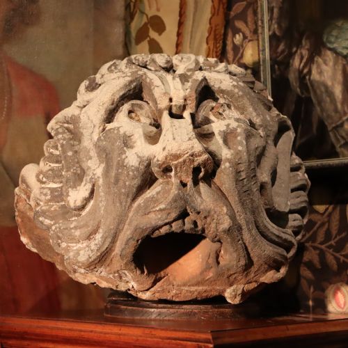 late 14th century stone gargoyle - CATEGORY: ANTIQUE MISCELLANEOUS - DATED BEFORE 1700