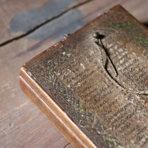 HOROLOGY AN 18TH CENTURY FOLDING POCKET SUNDIAL AND COMPASS BY DAVID BERINGER - ADDITIONAL PHOTO 1