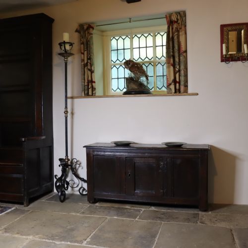 17TH CENTURY OAK CUPBOARD - ADDITIONAL PHOTO 3