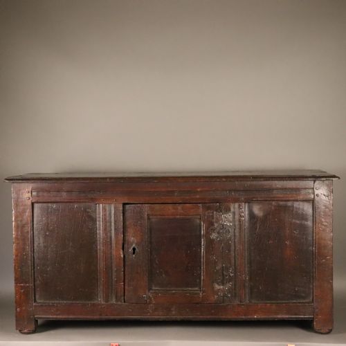 17th century oak cupboard - CATEGORY: ANTIQUE SIDEBOARDS - DATED 17TH CENTURY