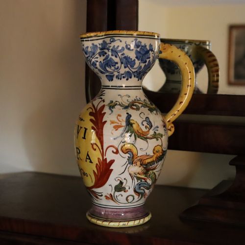 AN ITALIAN MAJOLICA JUG - ADDITIONAL PHOTO 5