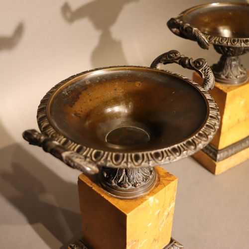 PAIR OF GRAND TOUR BRONZE SIENNA MARBLE TAZZA - ADDITIONAL PHOTO 3
