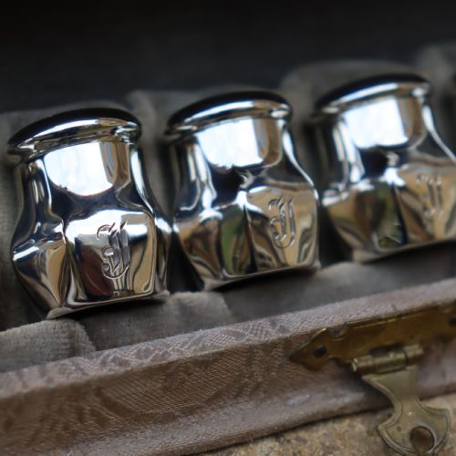 A FULL SET OF A DOZEN VICTORIAN SILVER PEPPERETTES - ADDITIONAL PHOTO 3