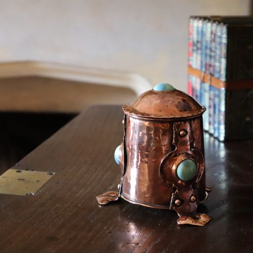 AN ARTS AND CRAFTS COPPER AND RUSKIN CABOCHON TEA CADDY - ADDITIONAL PHOTO 2