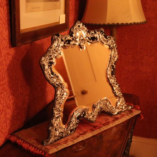AN EDWARDIAN SILVER MOUNTED DRESSING TABLE MIRROR - ADDITIONAL PHOTO 5