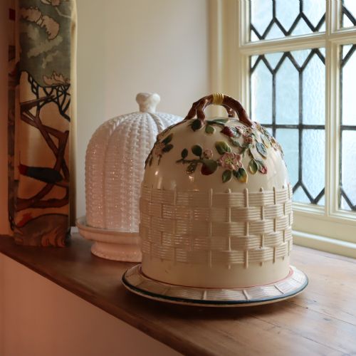 LARGE VICTORIAN MAJOLICA APPLE BLOSSOM STILTON CHEESE DISH AND COVER BY GEORGE JONES SONS - ADDITIONAL PHOTO 5