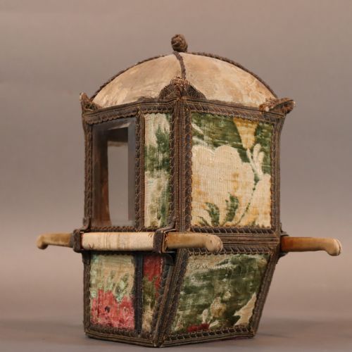 MID19TH CENTURY FRENCH TABLE TOP SEDAN CHAIR - ADDITIONAL PHOTO 6
