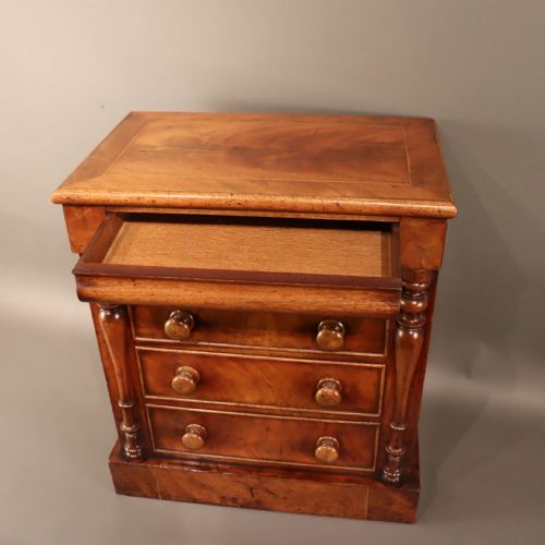 VICTORIAN APPRENTICEMINIATURE MAHOGANY 5 DRAW CABINET - ADDITIONAL PHOTO 2