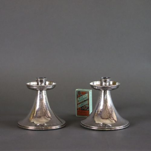 A FINE PAIR OF AEJONES ARTS CRAFTS SILVER CANDLESTICKS - ADDITIONAL PHOTO 2