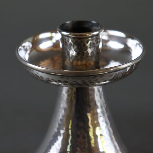 A FINE PAIR OF AEJONES ARTS CRAFTS SILVER CANDLESTICKS - ADDITIONAL PHOTO 3
