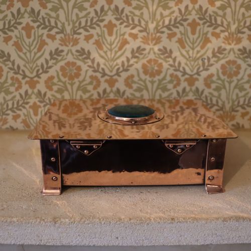 A COPPER ARTS CRAFTS BOX ATTRIBUTED TO A E JONES - ADDITIONAL PHOTO 4