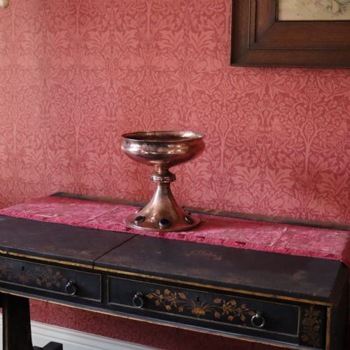 A LARGE ARTS AND CRAFTS COPPER AND ENAMELLED CABOCHON SET PEDESTAL BOWL - ADDITIONAL PHOTO 3