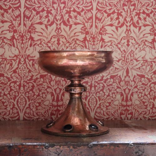 A LARGE ARTS AND CRAFTS COPPER AND ENAMELLED CABOCHON SET PEDESTAL BOWL - ADDITIONAL PHOTO 2