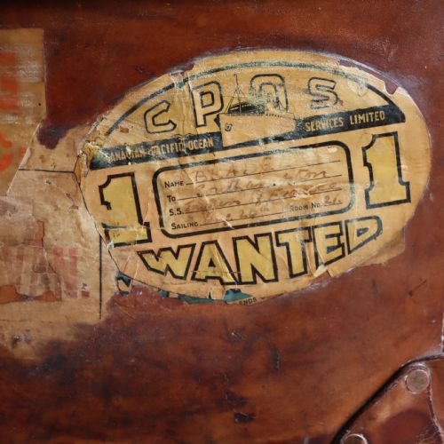 A WELLTRAVELLED LEATHER MONOGRAMED TRUNK OR HAT BOX WITH SOME INTERESTING TRAVEL LABELS AND HISTORY CIRCA 1910 - ADDITIONAL PHOTO 3
