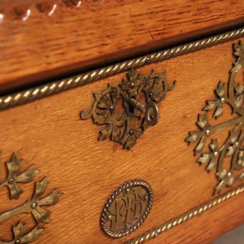 A VICTORIAN COUNTRY HOUSE LETTER BOX IN THE MANNER OF AWN PUGIN - ADDITIONAL PHOTO 5