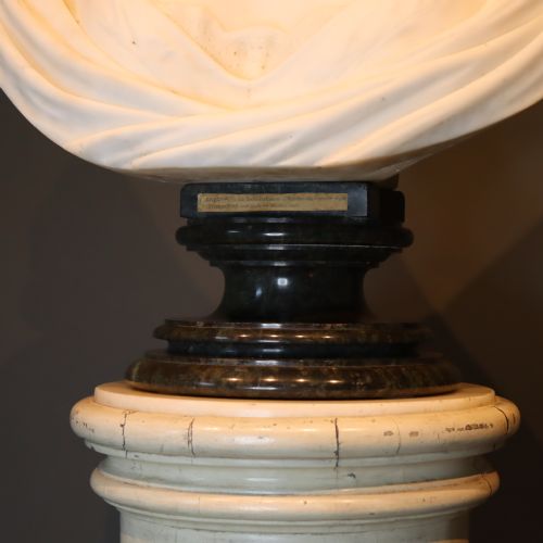 'LA BELLE ITALIENNE' A LARGE CARRARA MARBLE BUST OF A VEILED LADY ON A VERT DE MER MARBLE BASE - ADDITIONAL PHOTO 1